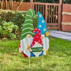Glitzhome 30.25 in. H Metal Gnome Family Garden Stakes (KD) -Design Toscano Sales Store glitzhome decorative garden stakes 2023000015 31 1000
